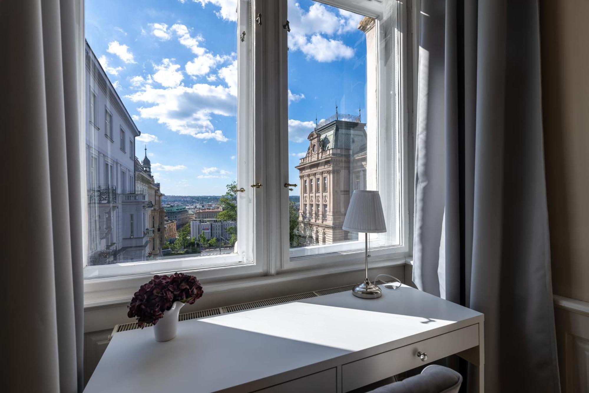 Lovely City View Apartment Next To National Museum By Easybnb Prague Extérieur photo
